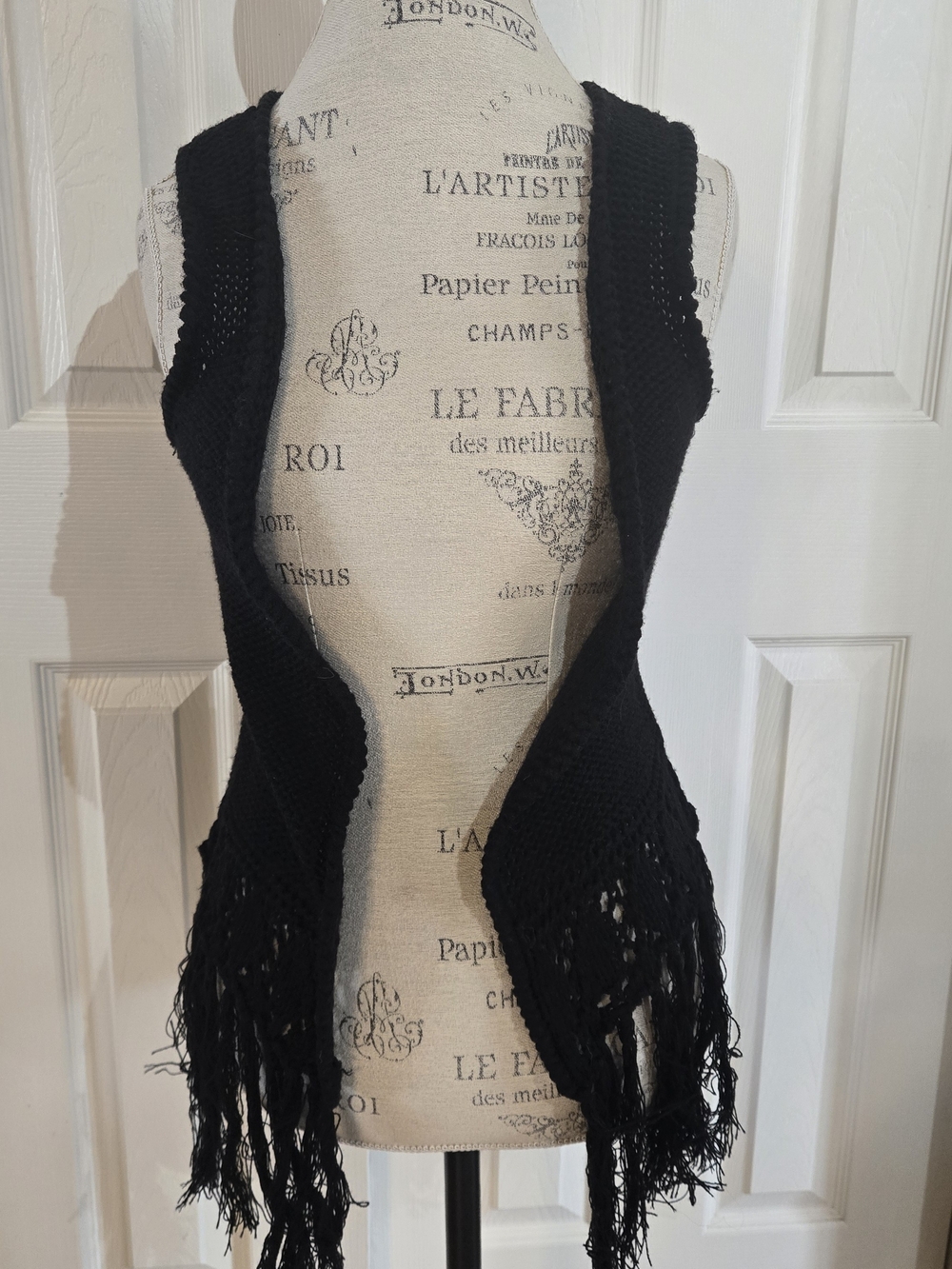 Poof Black Solid Knit Open Fringe Hem Sweater Vest M Women Sleeveless